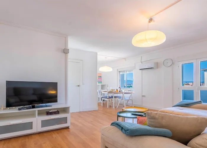 Con Vistas A La Catedral De *